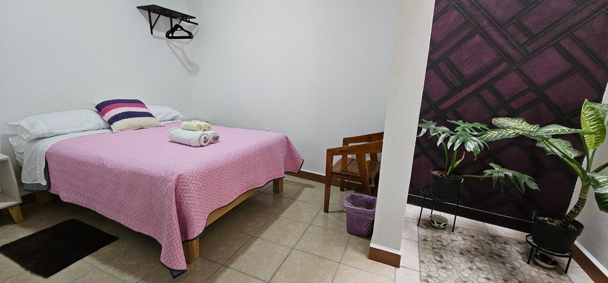 Depa Purpura Caracol Apartment San Antonio de la Cal Luaran gambar
